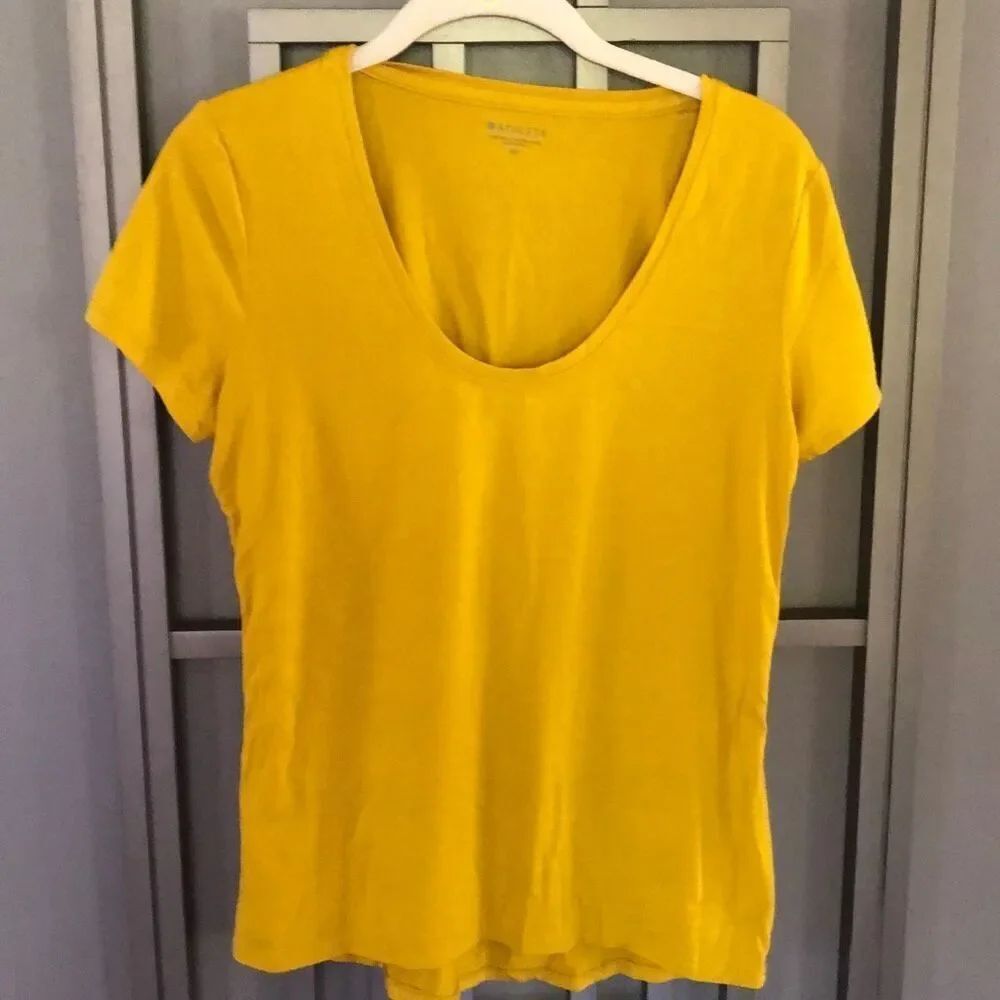 Athleta Mustard, yellow, scoop u neck T-shirt S